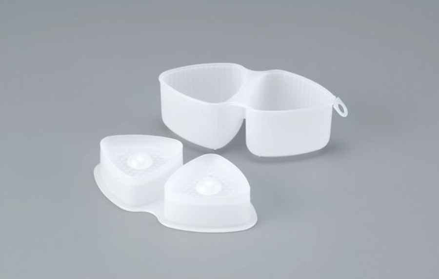 Inomata 2-Piece Triangular Sushi / Onigiri Mold