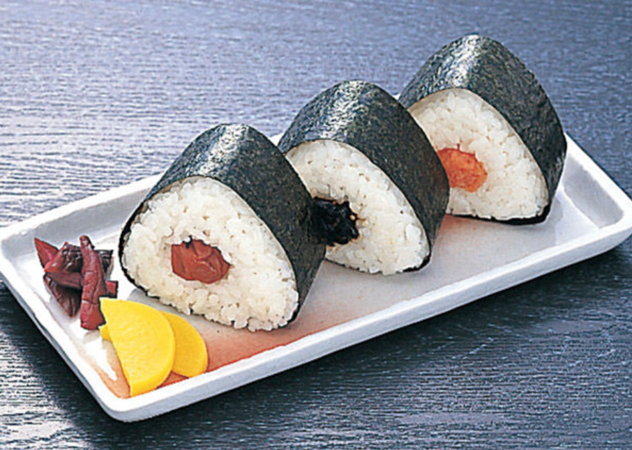 Inomata 2-Piece Triangular Sushi / Onigiri Mold