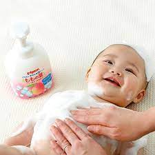 PIGEON - MEDICATED BABY BODY FOAM WASH WITH PEACH LEAF EXTRACT 450ML